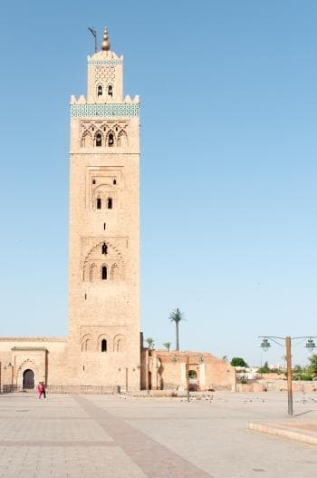 Minarete de la Koutoubia. <a href="https://es.wikipedia.org/wiki/Mezquita_Kutub%c3%ada" rel="nofollow">Kutubía</a> en español. Uno de los tres iguales que hay. Los otros dos en Rabat y Sevilla (la Giralda)